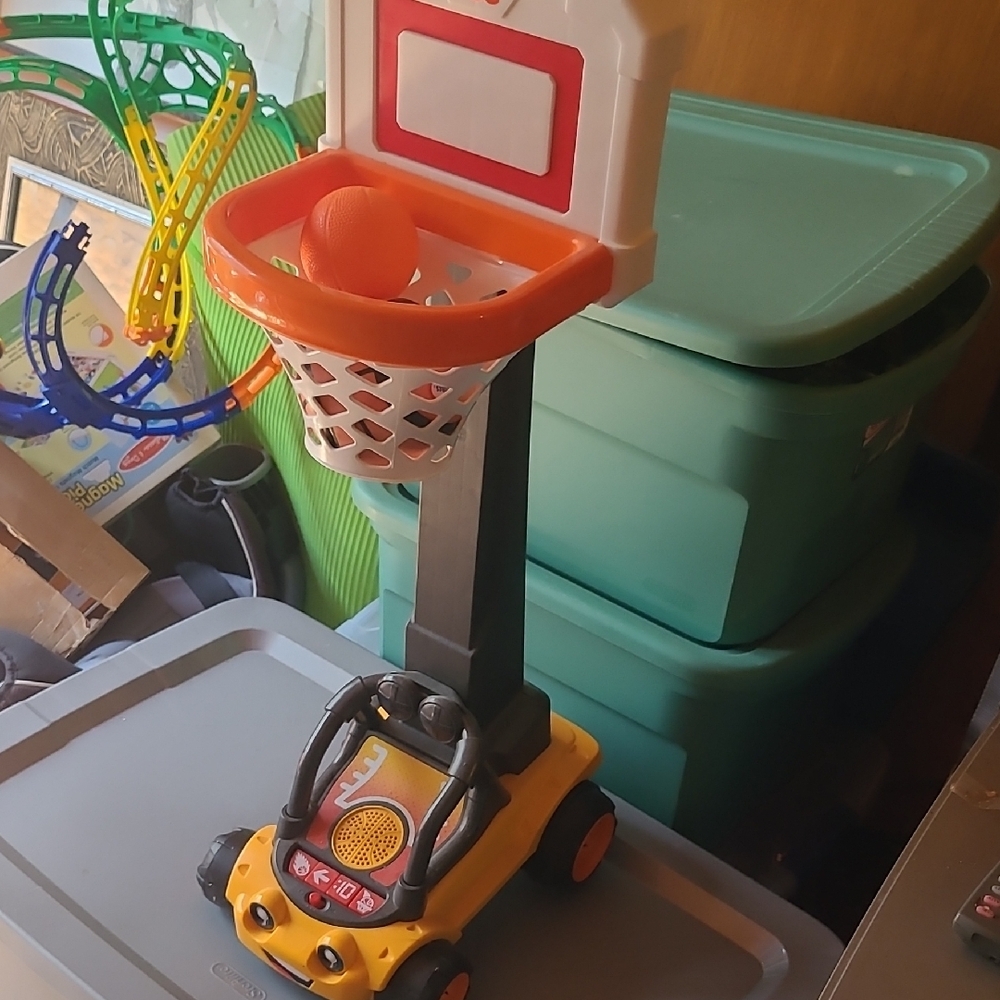 Kids Basketball Hoop and Car Toy Set - Picture 1 of 2